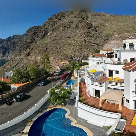 Views Gigantes, Private Heated Pool