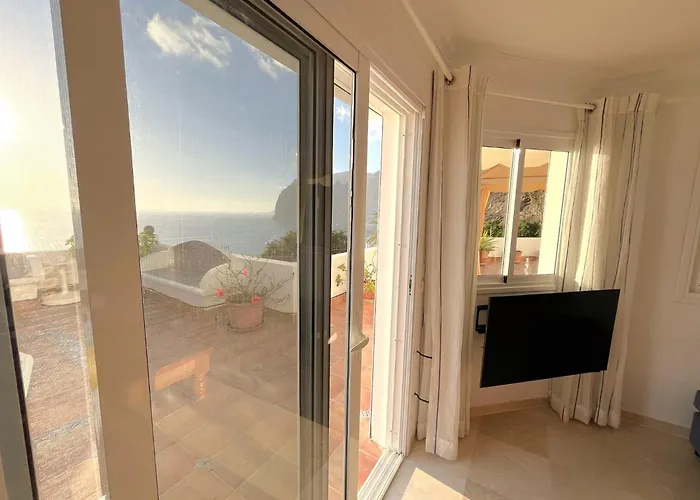 Villa Views Gigantes, Private Heated Pool